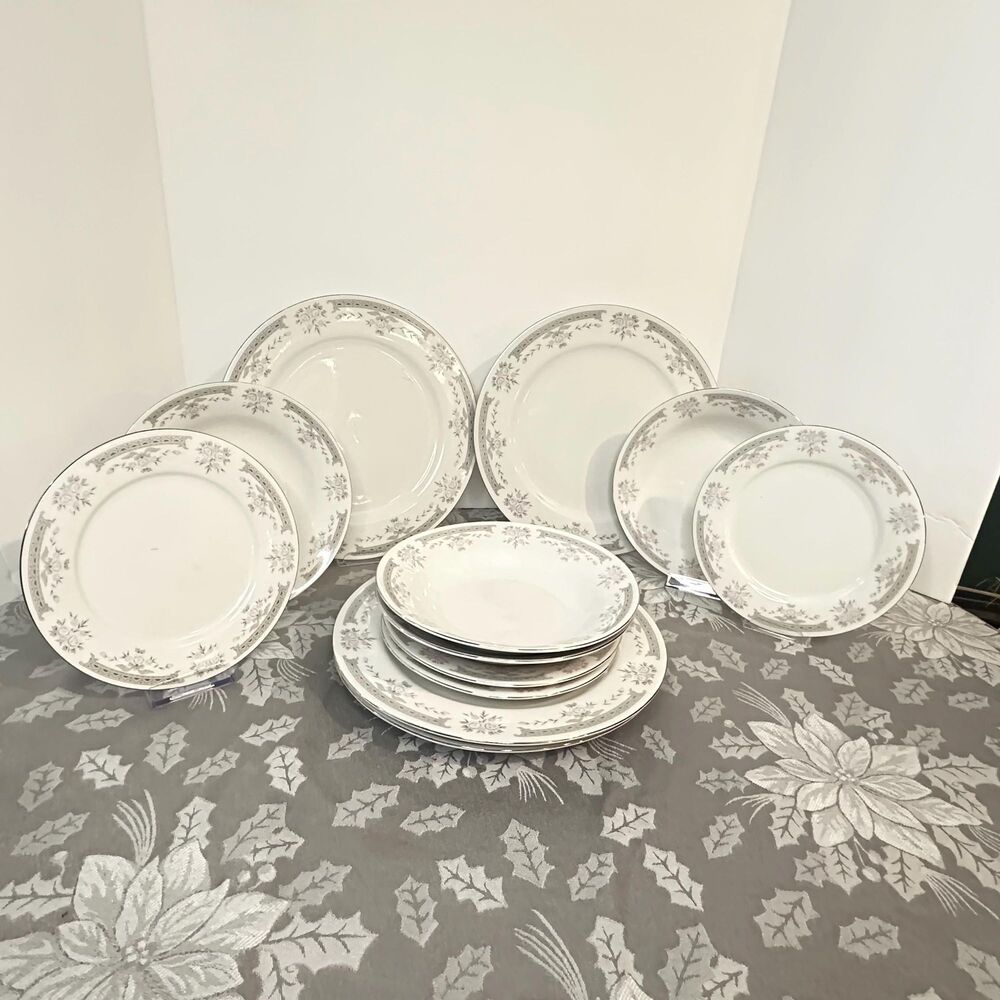 Dynasty Fine China Colleen 12 Piece Dinnerware Set 4 Dinner Bread Plates Bowls - Picture 2 of 16